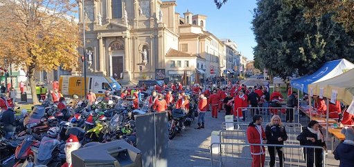 La carica dei 220: i Babbi Bikers invadono Bergamo per sostenere chi aiuta i bambini autistici